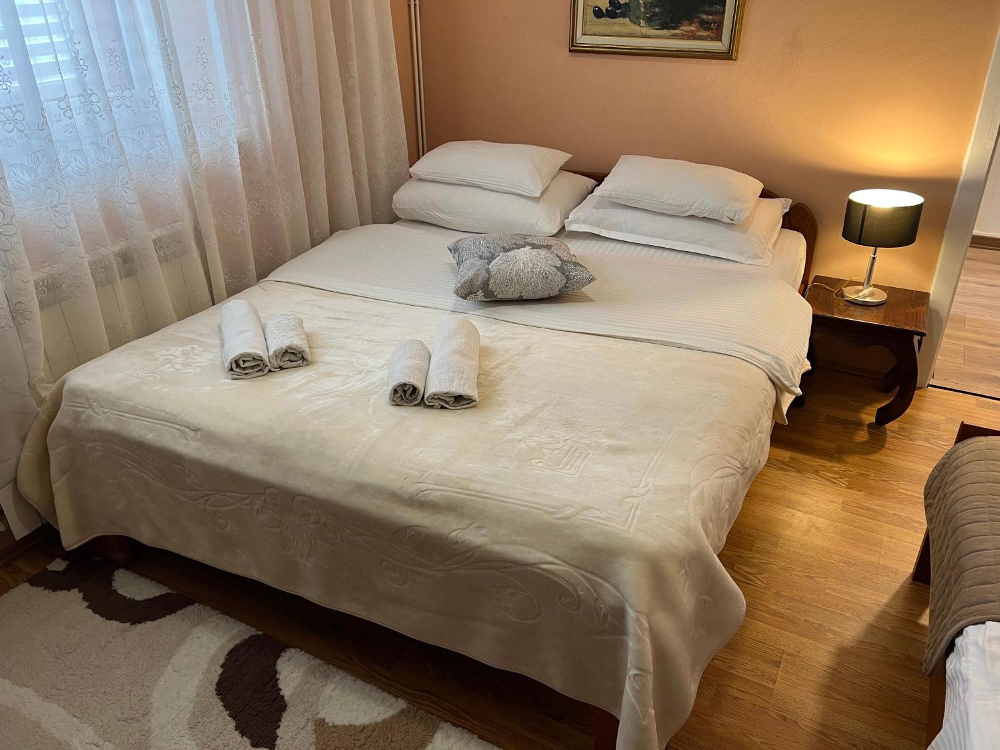德拉戈维奇尼克希奇公寓酒店 Nikšić 外观 照片
