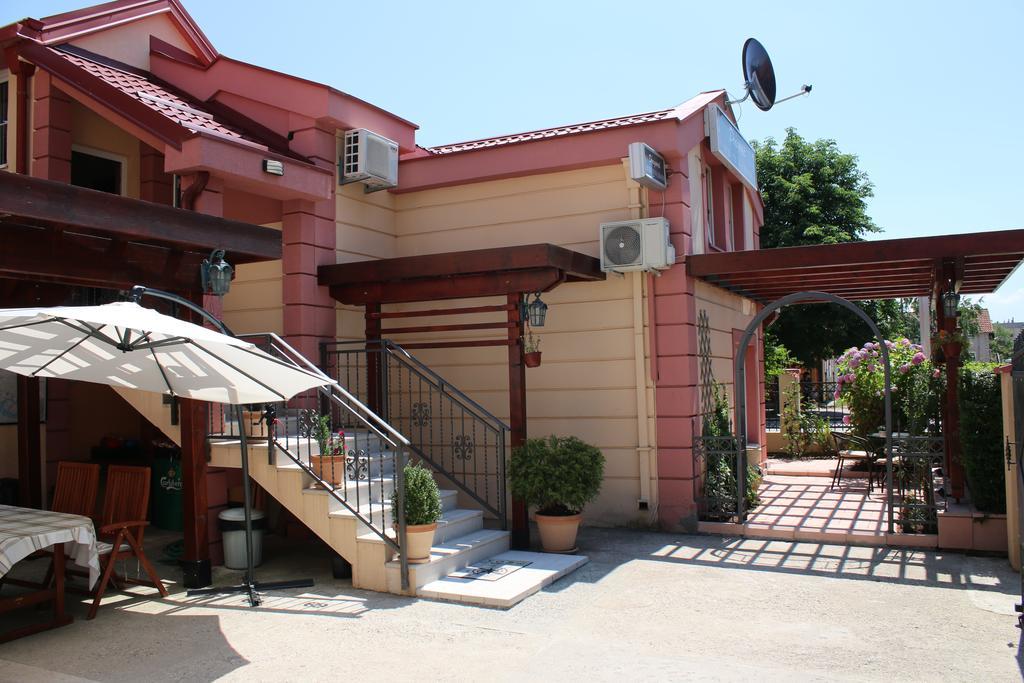 德拉戈维奇尼克希奇公寓酒店 Nikšić 外观 照片