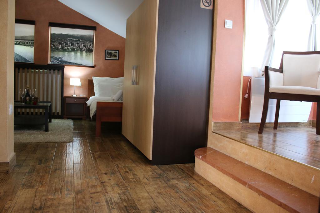 德拉戈维奇尼克希奇公寓酒店 Nikšić 外观 照片